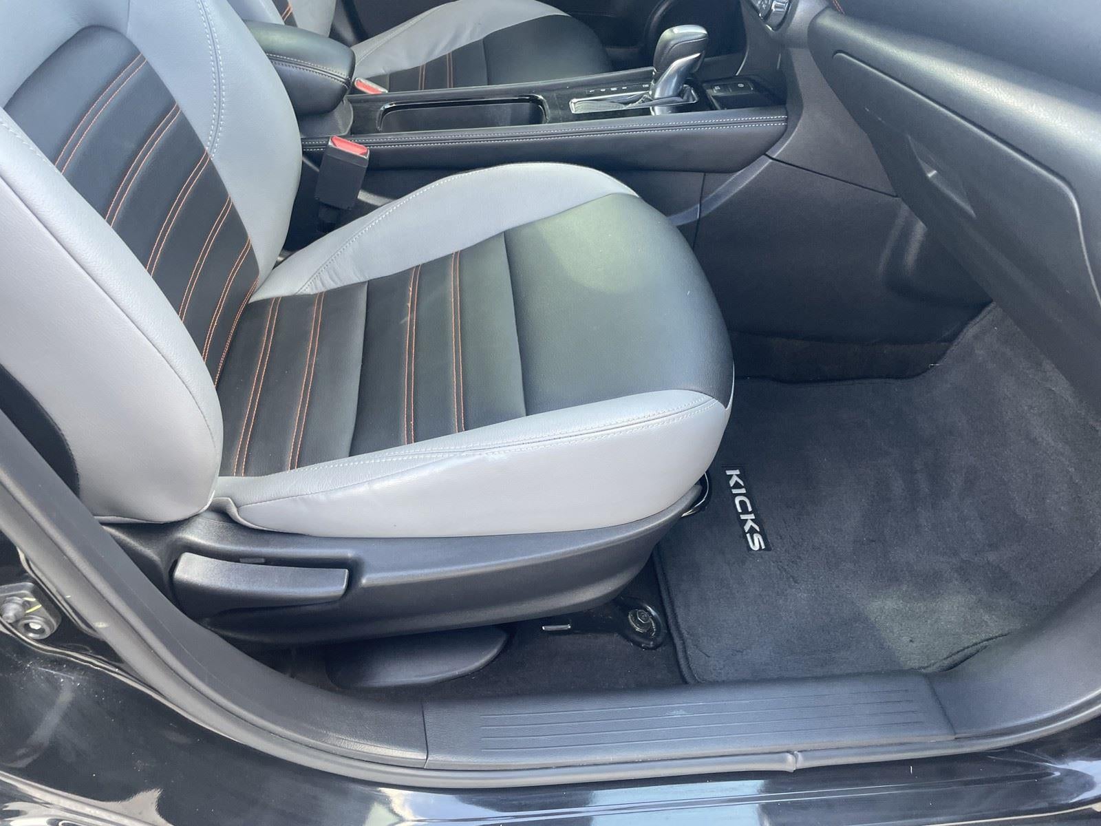 2022 Nissan Kicks SR