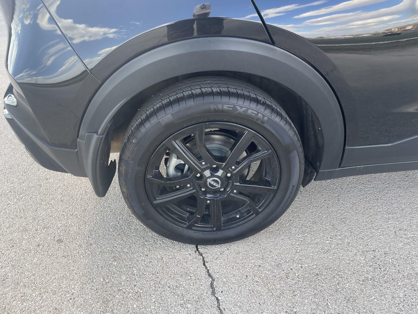 2022 Nissan Kicks SR