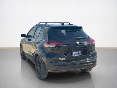 2022 Nissan Kicks SR