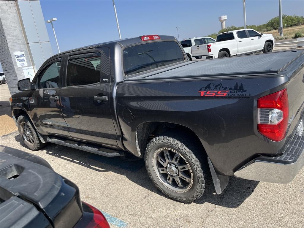 2017 Toyota Tundra SR5