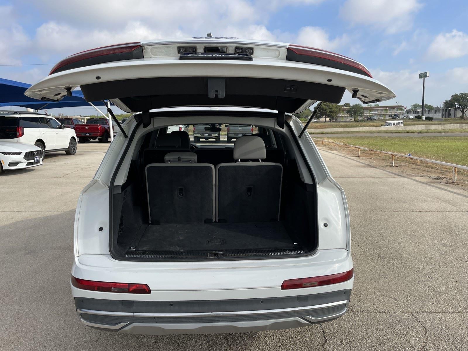 2020 Audi Q7 Premium Plus