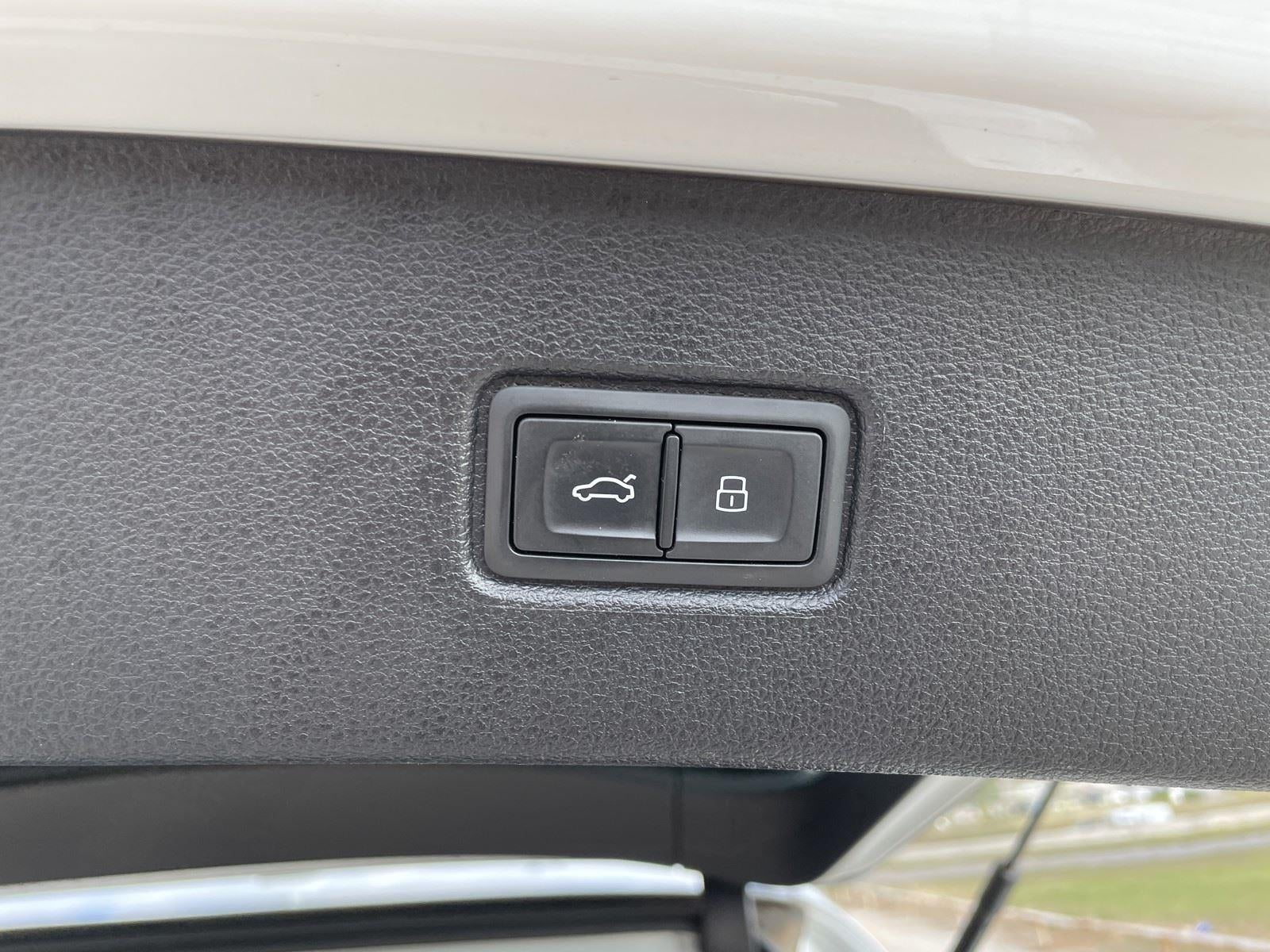 2020 Audi Q7 Premium Plus