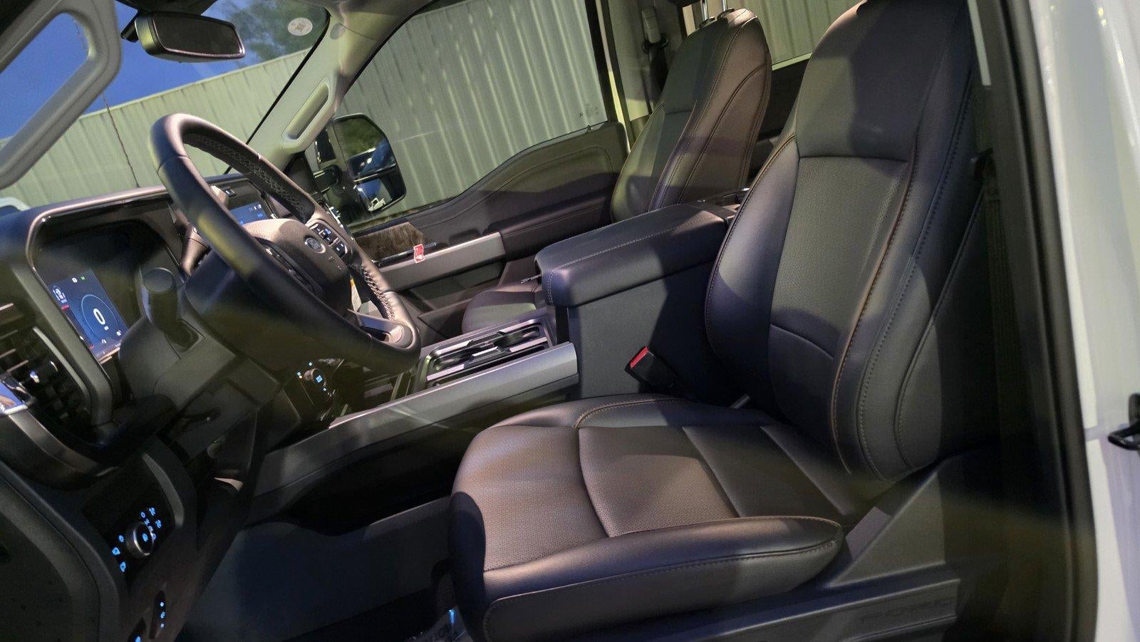 2027 Ford Super Duty F-450 DRW LARIAT