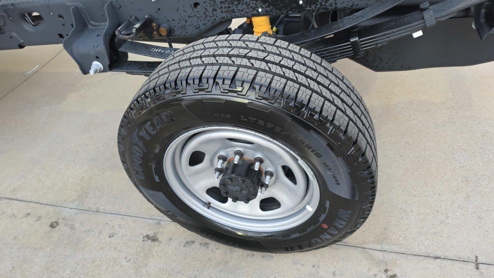 2027 Ford Super Duty F-350 Srw XL 4WD CREW CAB 179 WB 6
