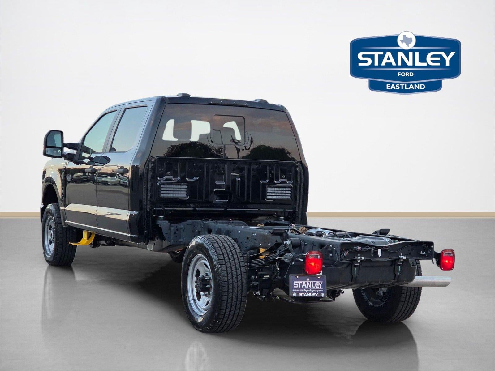 2027 Ford Super Duty F-350 Srw XL 4WD CREW CAB 179 WB 6