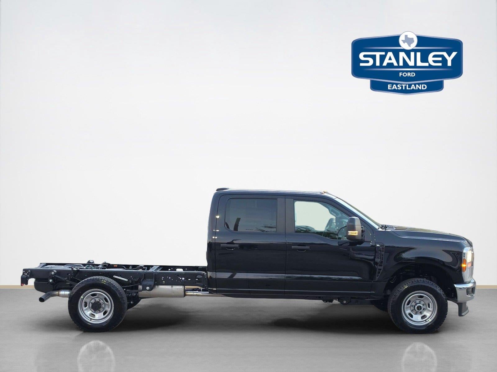 2027 Ford Super Duty F-350 Srw XL 4WD CREW CAB 179 WB 6