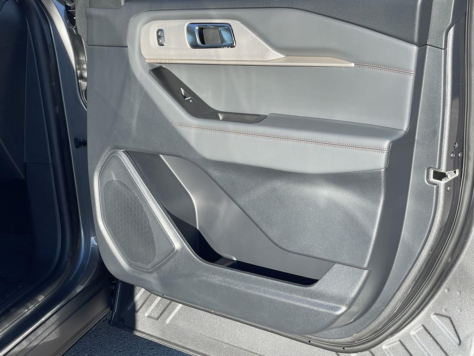 2026 Ford Explorer Active (100A)