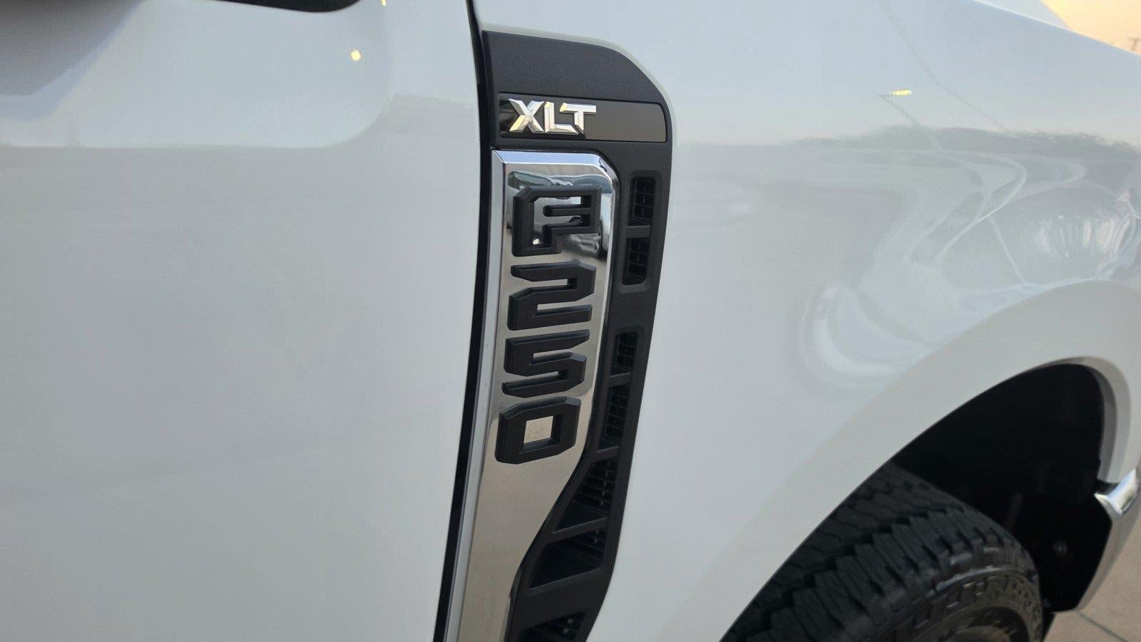 2027 Ford Super Duty F-250 SRW XLT