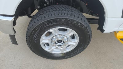 2027 Ford Super Duty F-250 SRW XLT