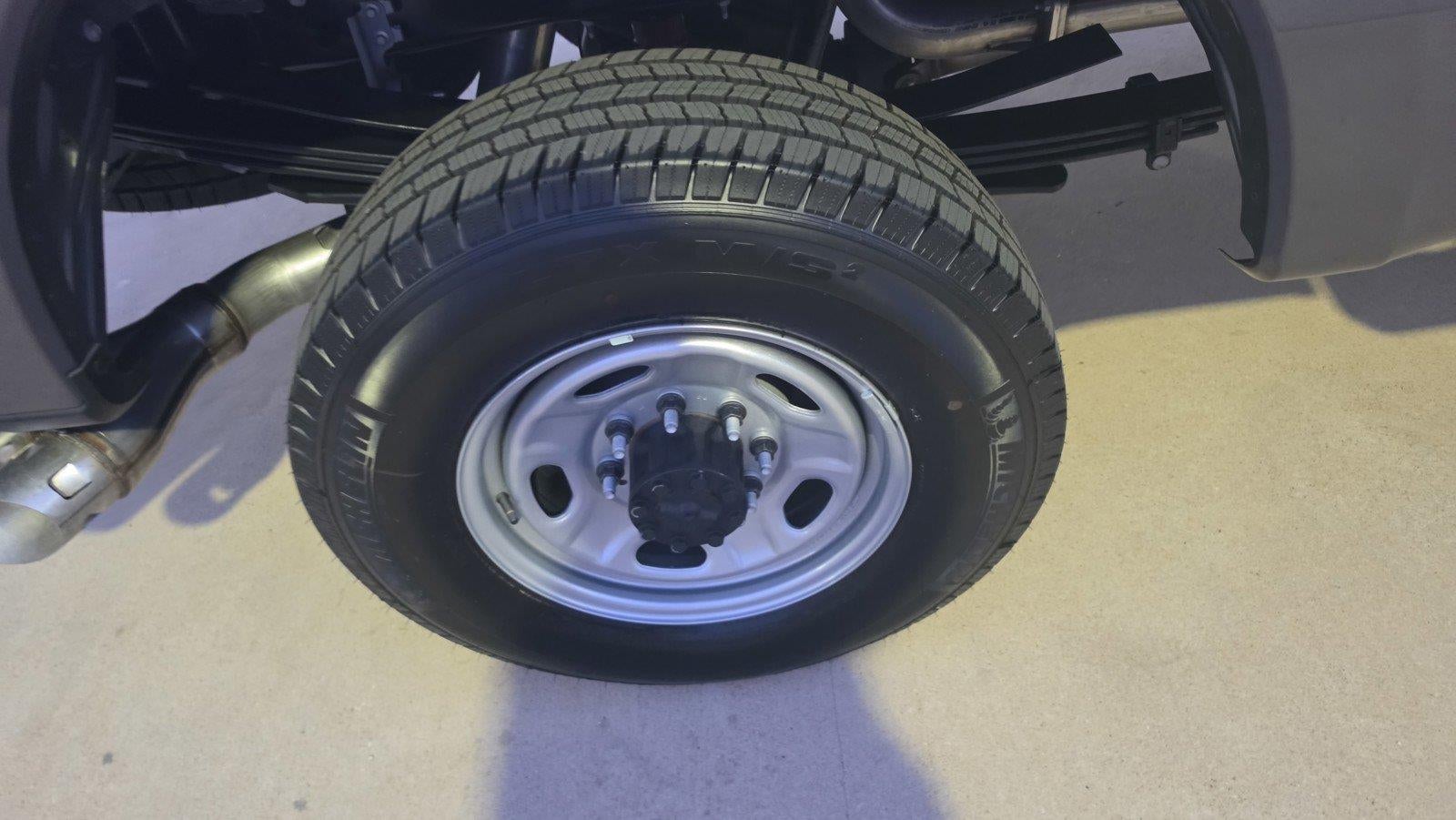 2027 Ford Super Duty F-350 SRW LARIAT