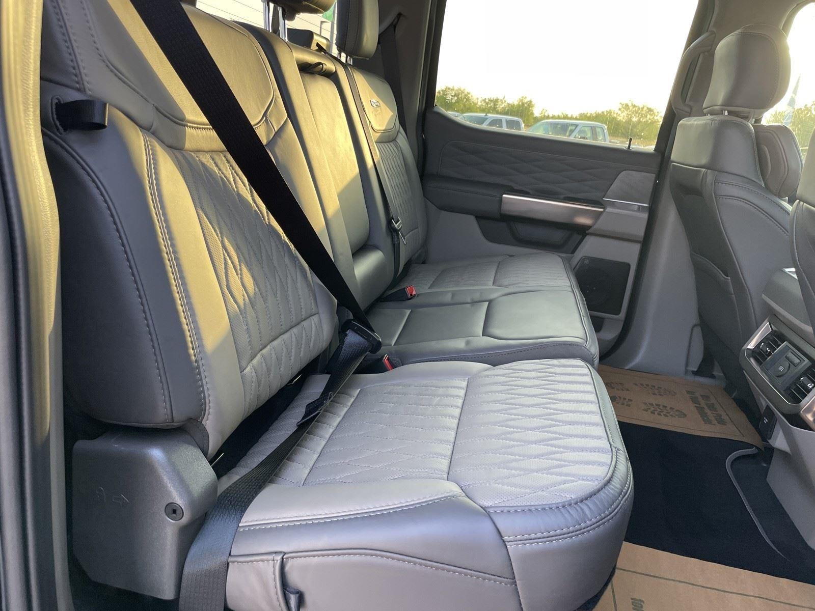 2026 Ford Super Duty F-350 DRW Platinum