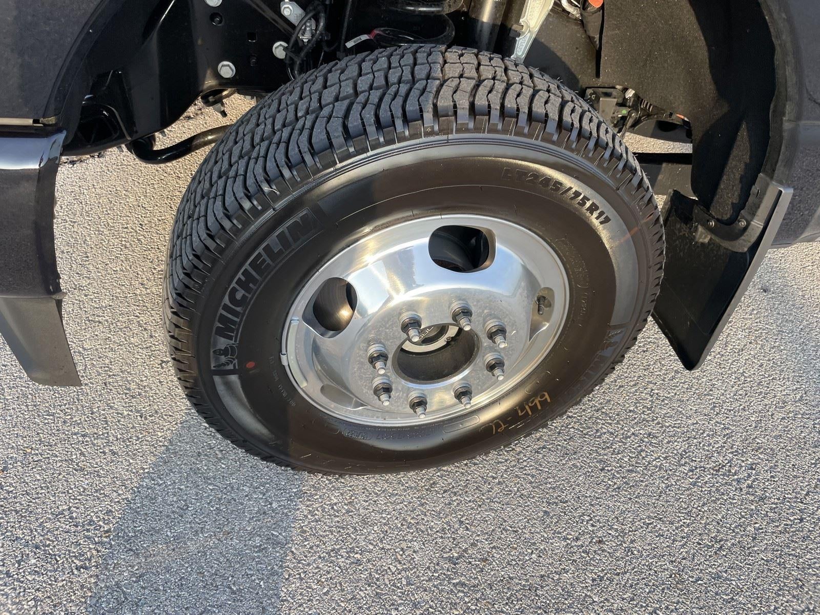 2026 Ford Super Duty F-350 DRW Platinum