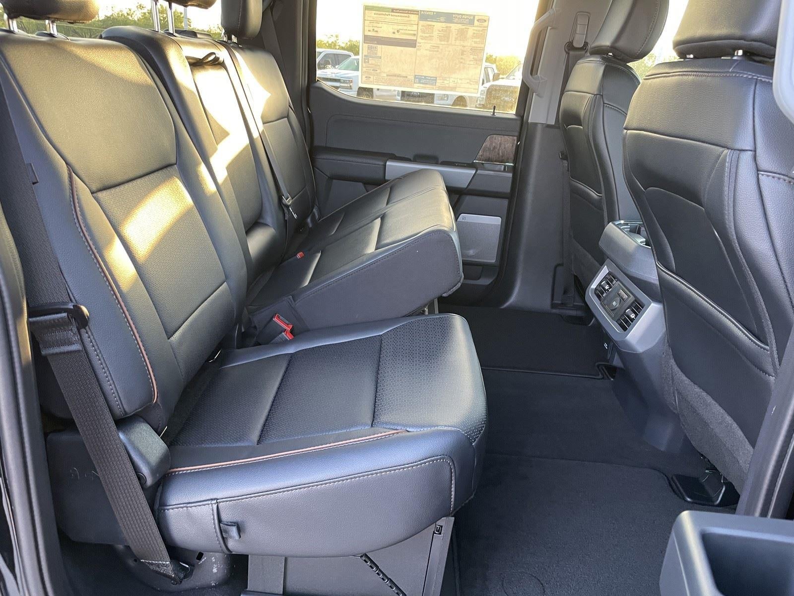 2026 Ford Super Duty F-350 DRW LARIAT