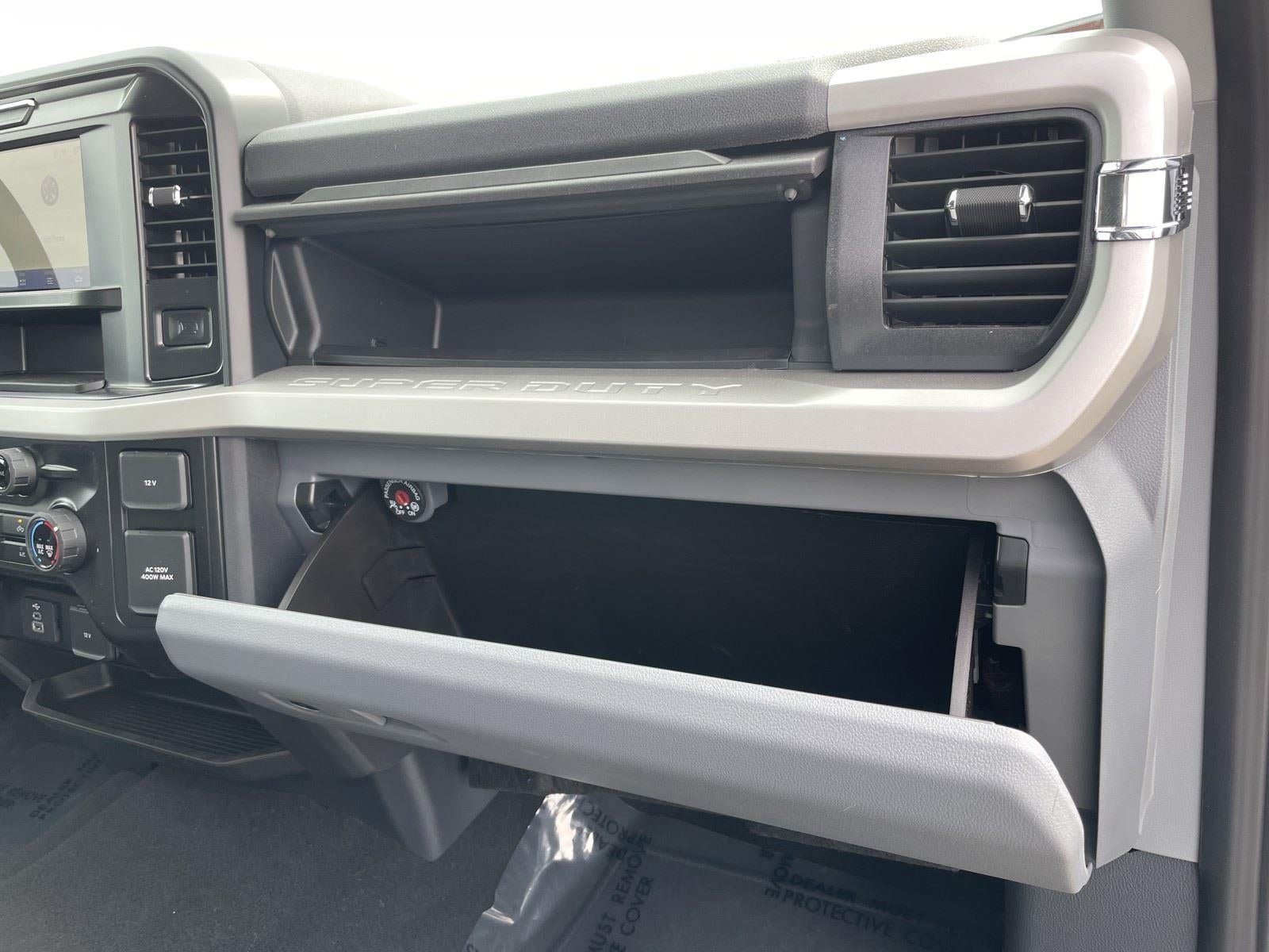 2026 Ford Super Duty F-350 DRW XLT