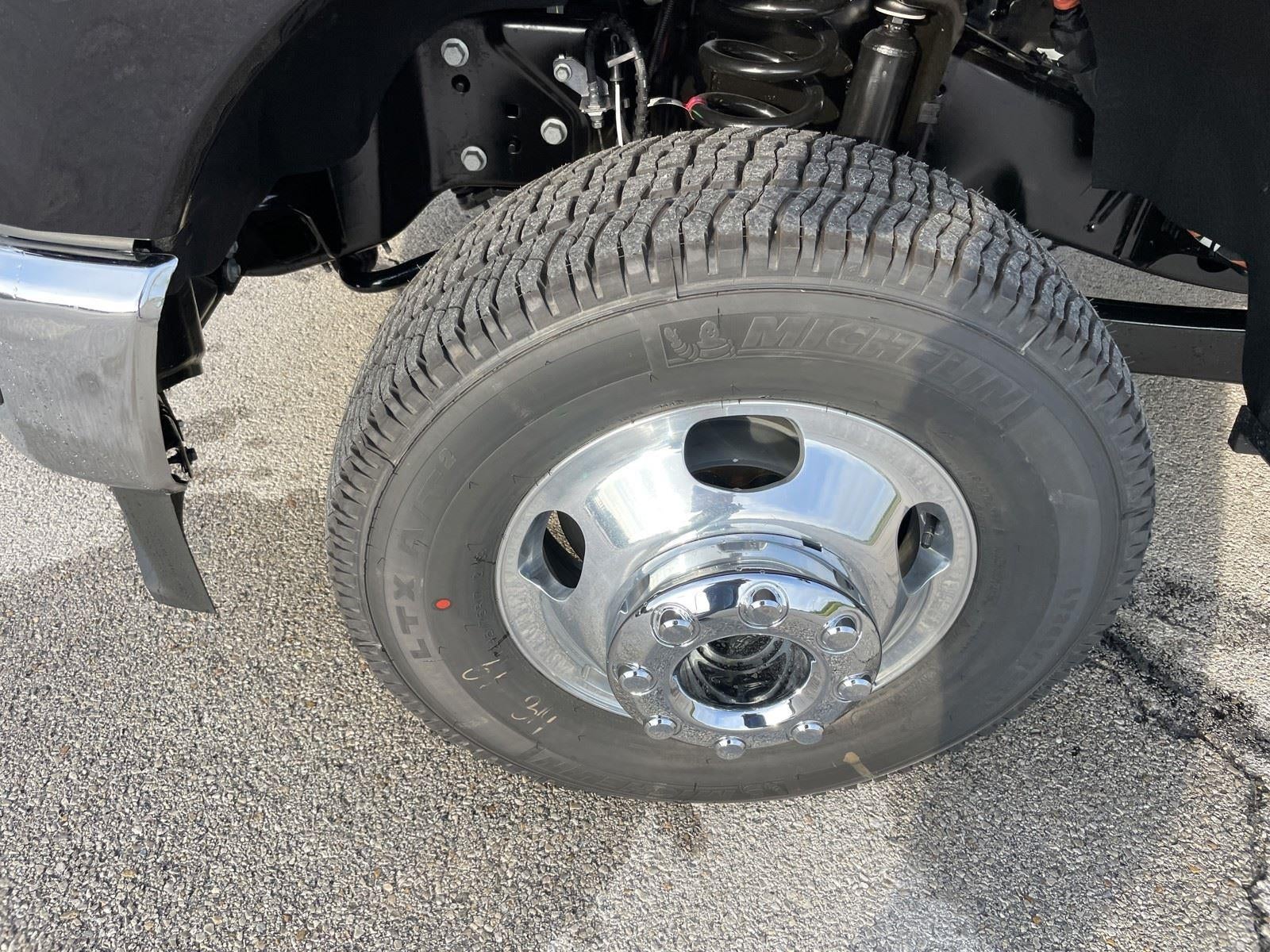 2026 Ford Super Duty F-350 DRW LARIAT