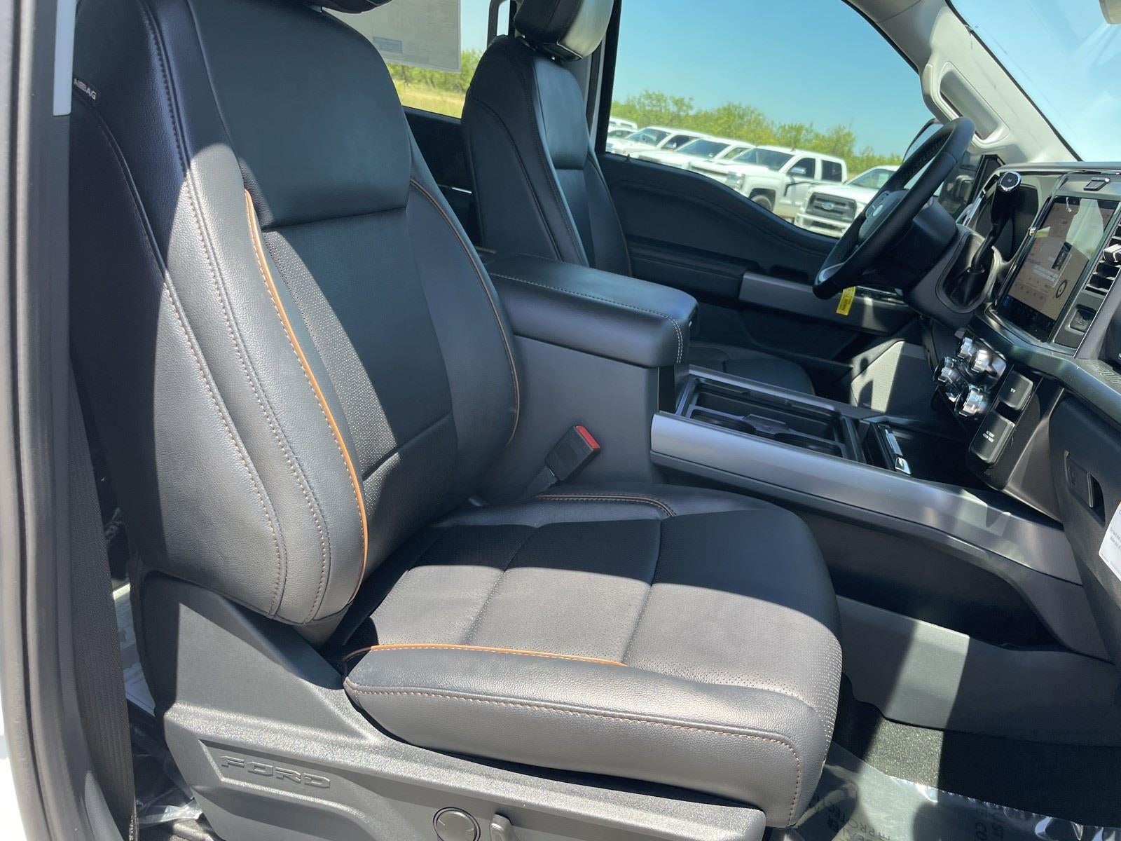 2026 Ford Super Duty F-350 DRW LARIAT