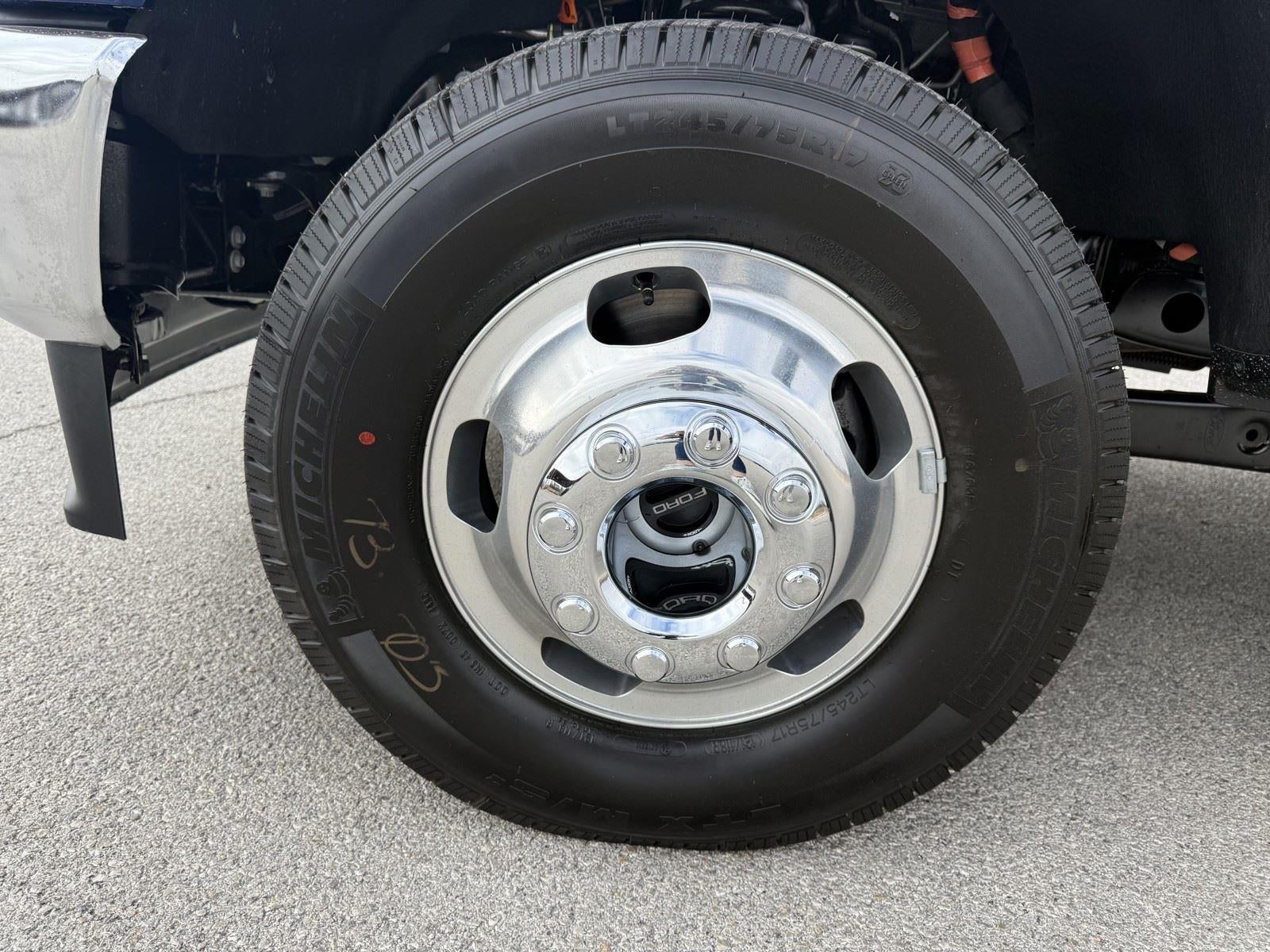 2026 Ford Super Duty F-350 DRW XLT