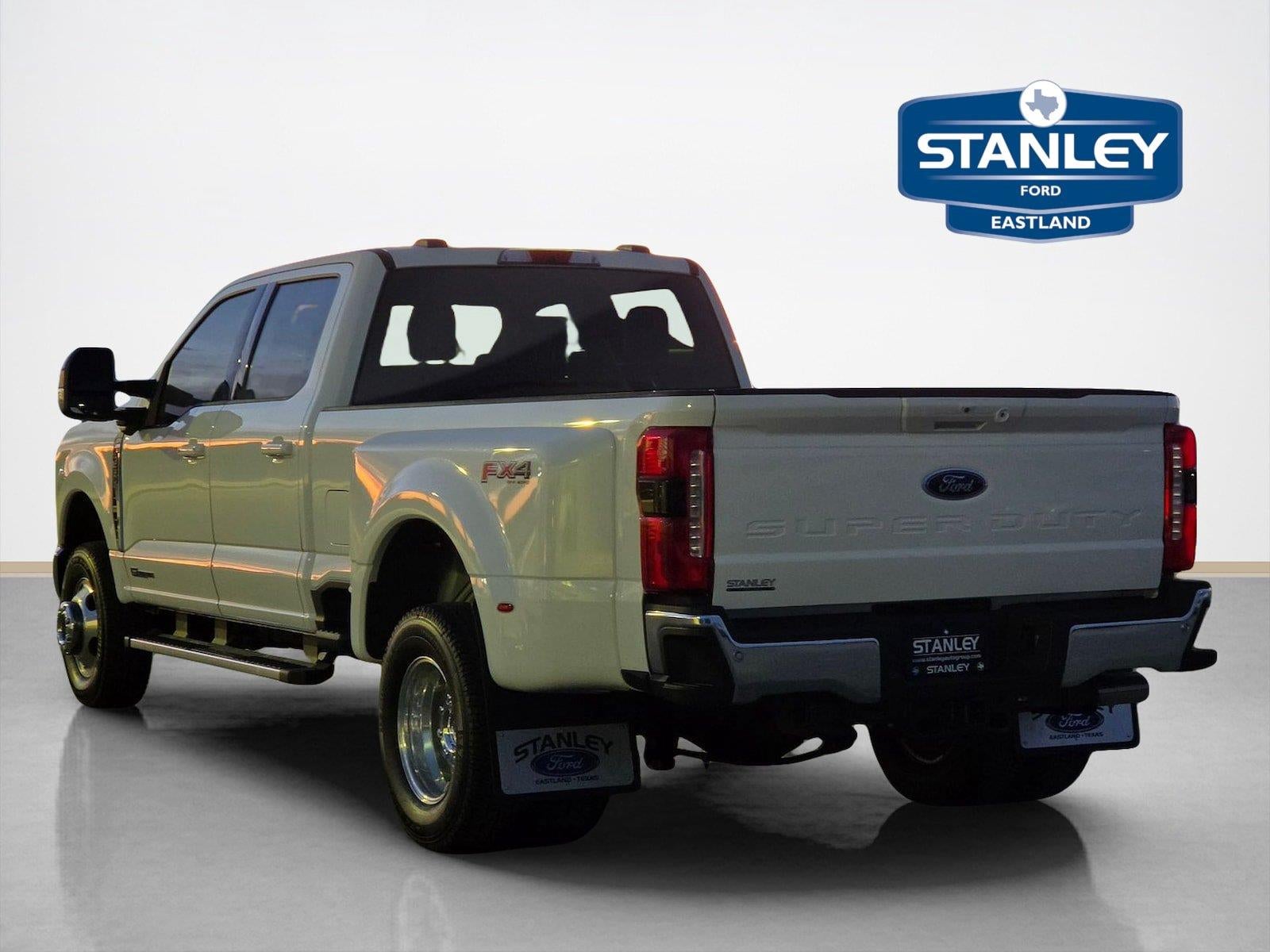 2026 Ford Super Duty F-350 DRW LARIAT