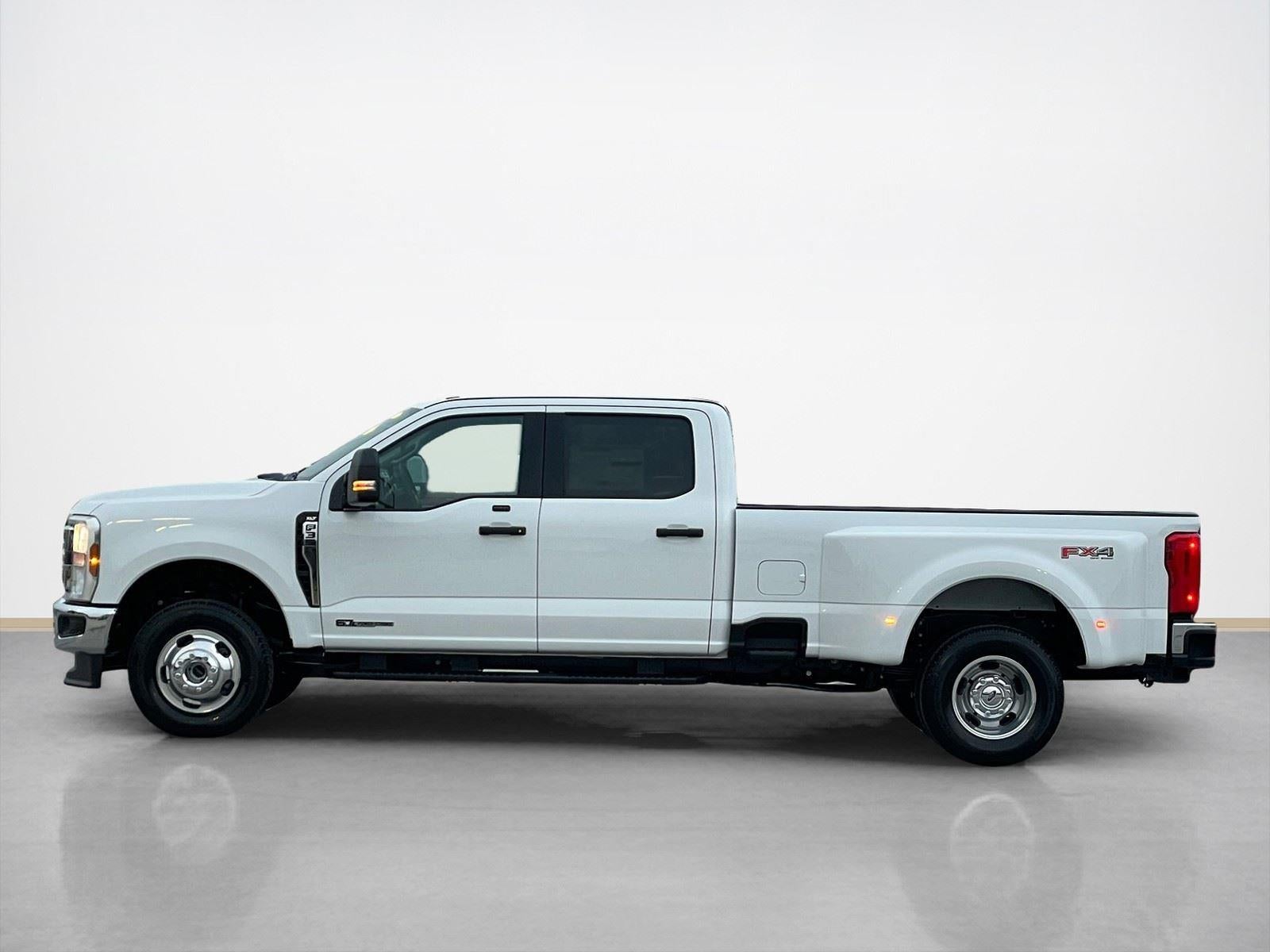 2026 Ford Super Duty F-350 DRW XLT