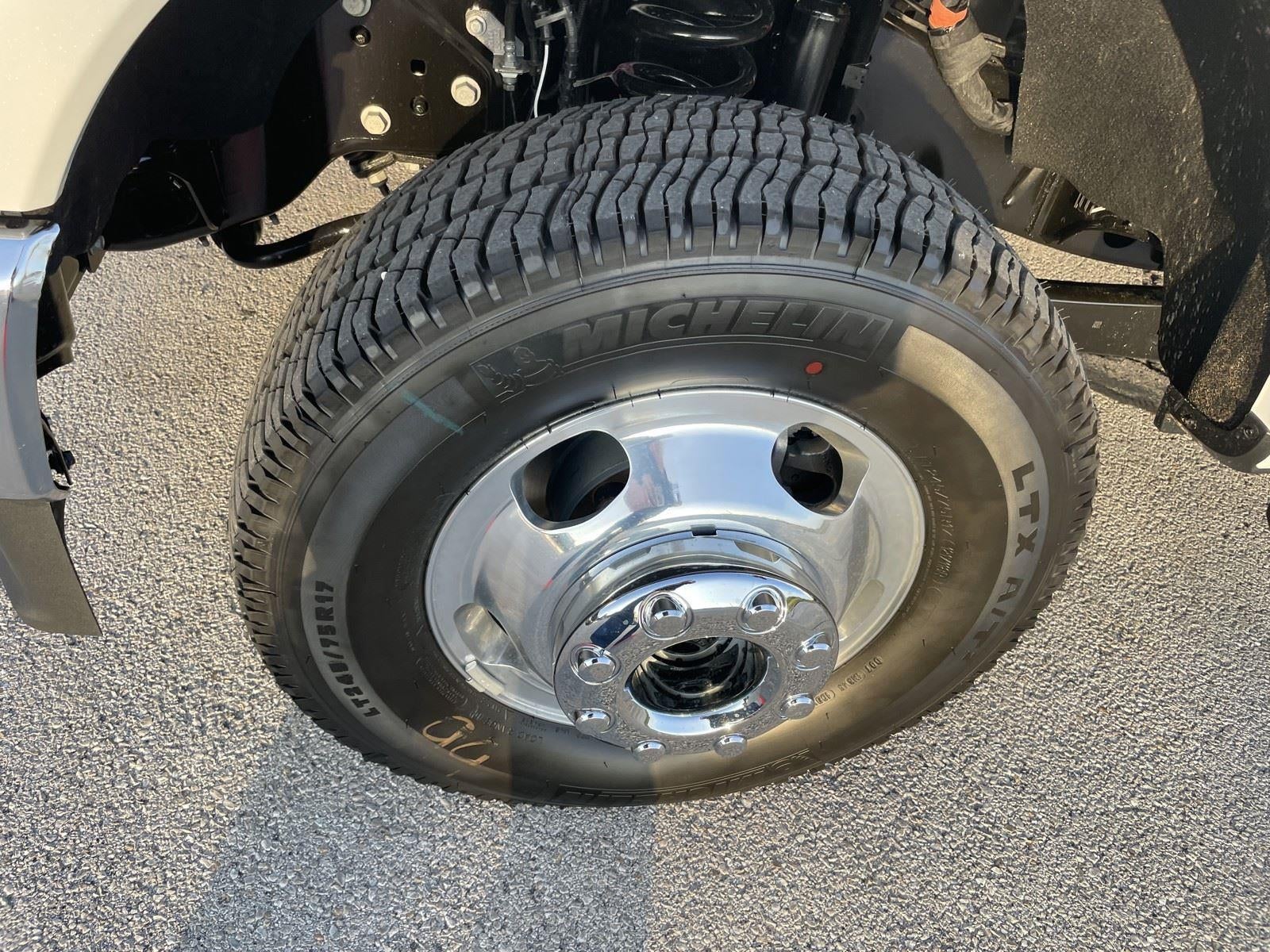 2026 Ford Super Duty F-350 DRW LARIAT