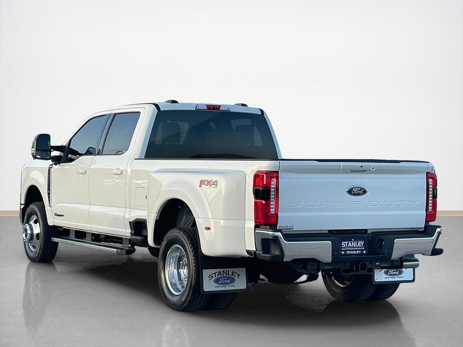 2026 Ford Super Duty F-350 DRW LARIAT