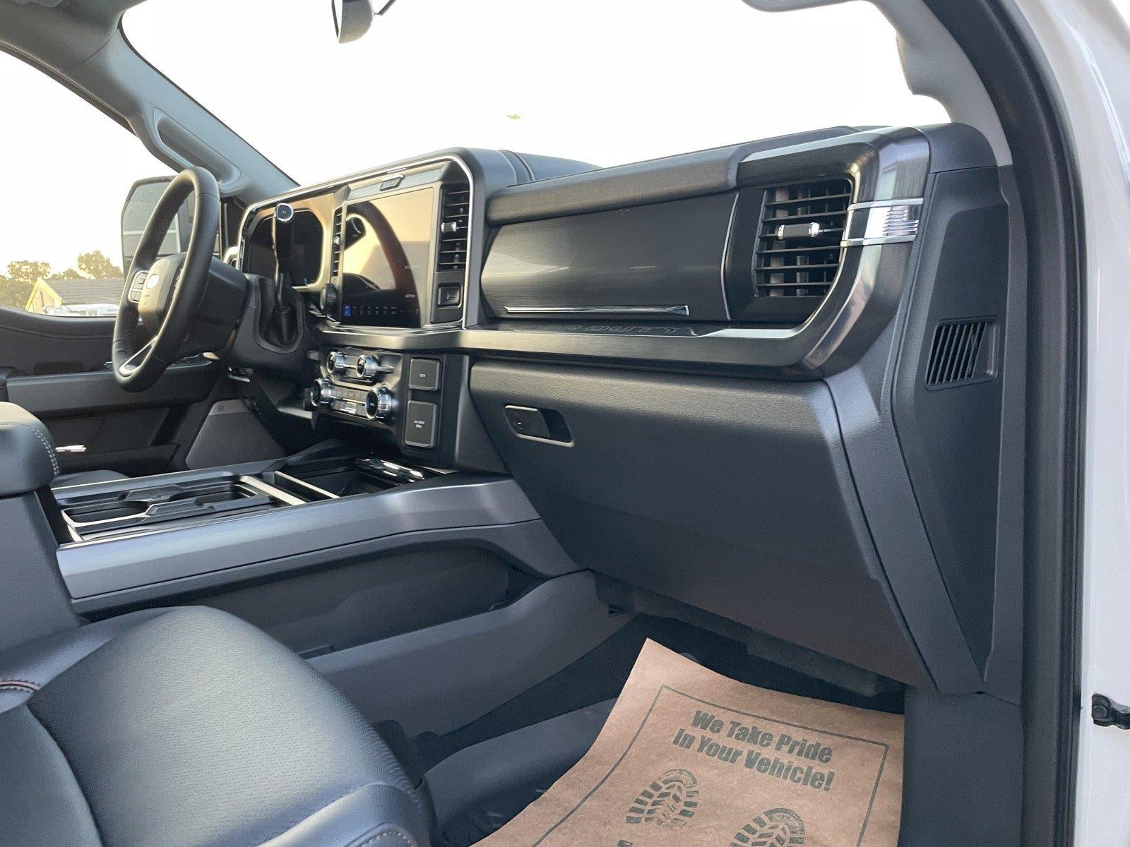 2026 Ford Super Duty F-450 Drw LARIAT