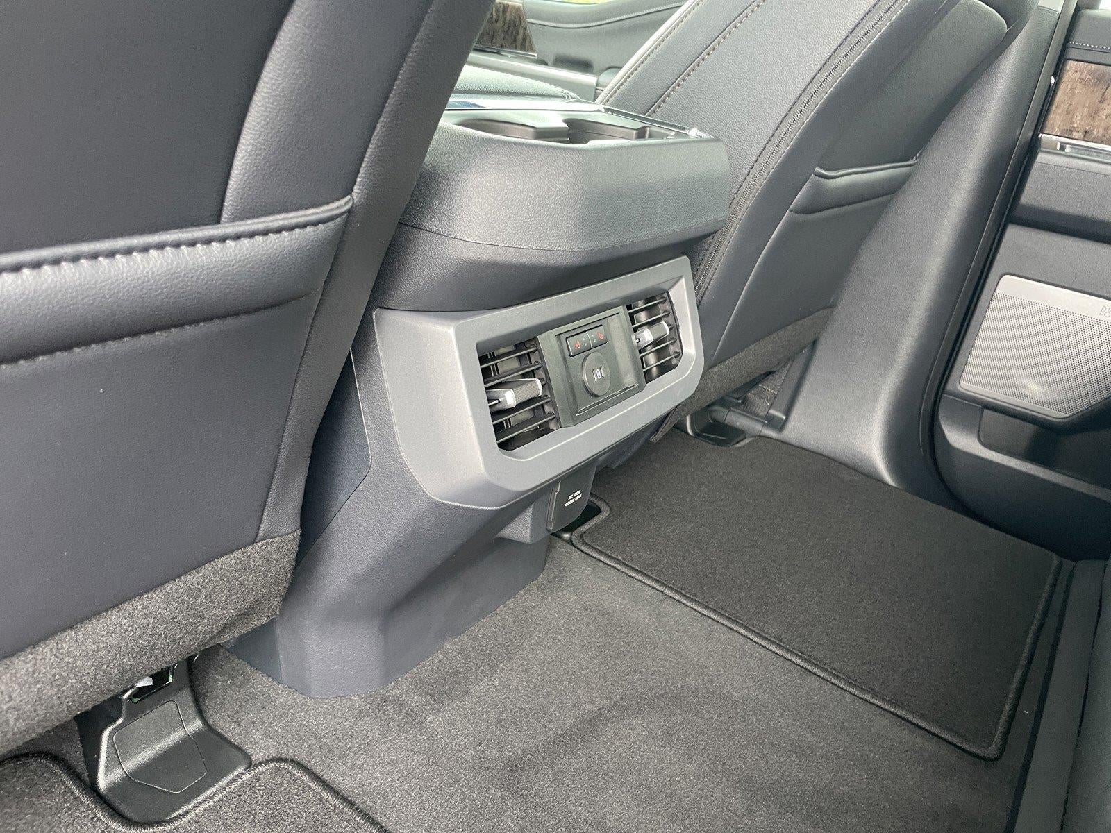 2027 Ford Super Duty F-450 DRW LARIAT