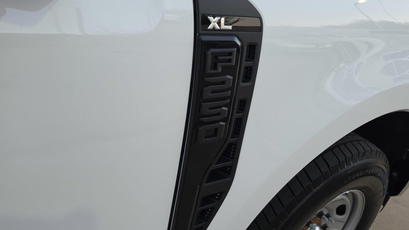 2027 Ford Super Duty F-250 Srw XLT