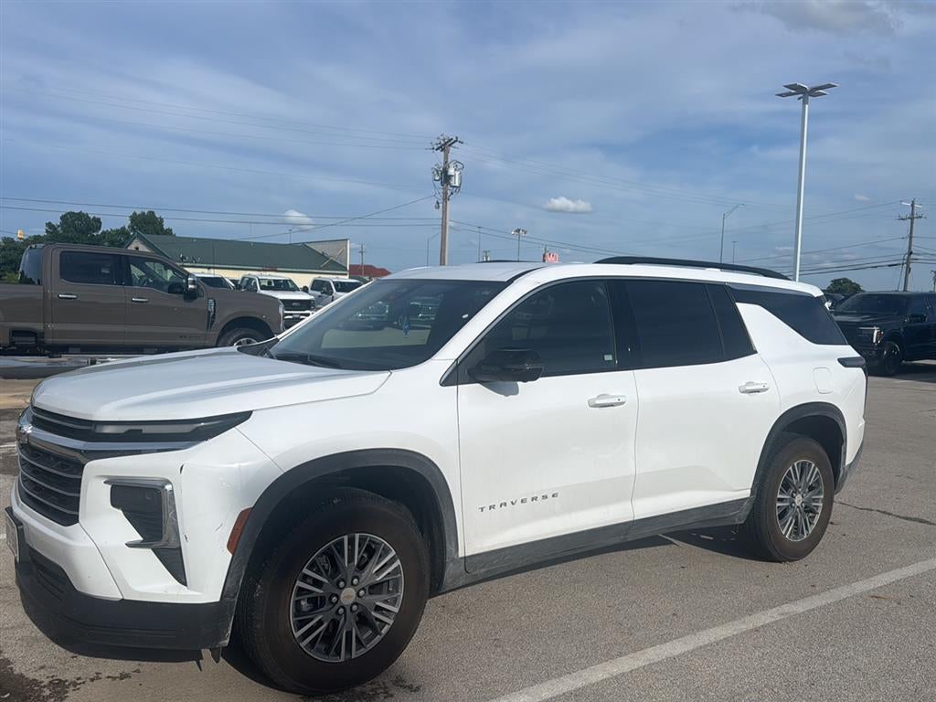 2026 Chevrolet Traverse FWD LT