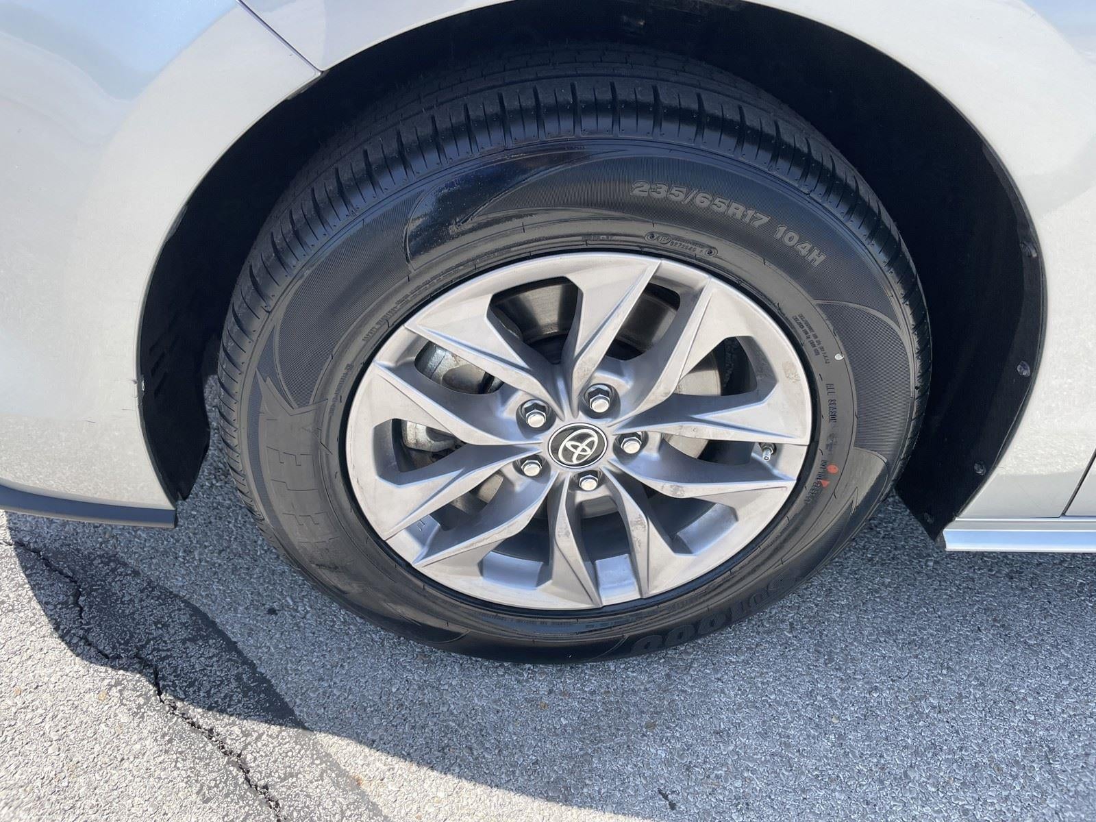 2025 Toyota Sienna XLE